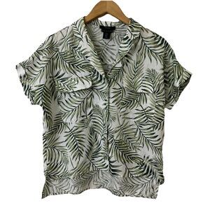Tahari Top Women’s Size M Green White Tropical Leaf Short Sleeve Linen Hawaiian